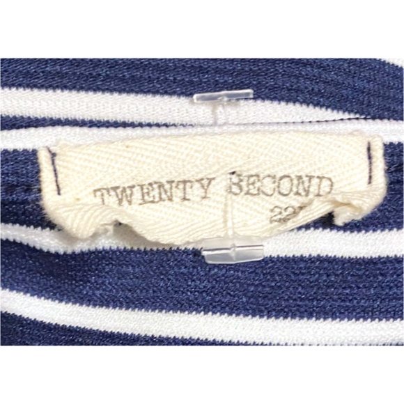 Twenty Second Blue & White Striped Top with Aqua Accented Sleeves sz:S - Picture 5 of 9
